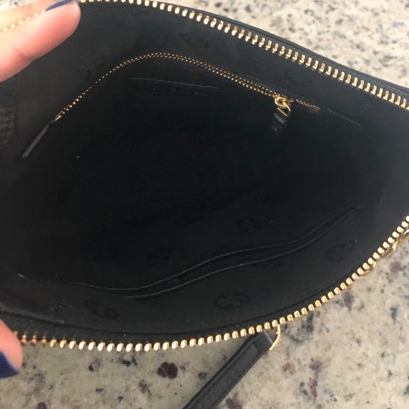 SOLD Tory burch Crossbody - Picture 6 of 6